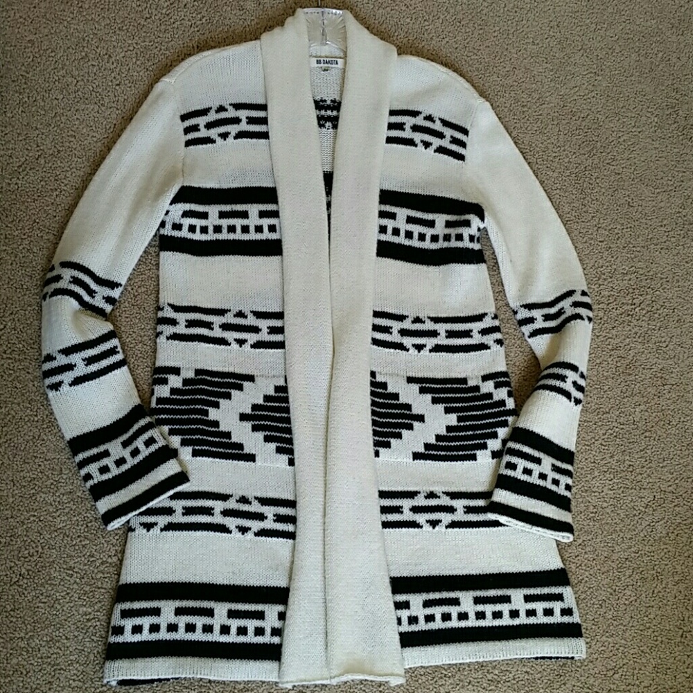 BB Dakota southwestern cardigan M